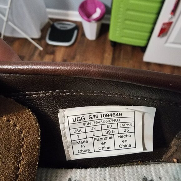 Ugg Driving Loafer - Picture 5 of 7